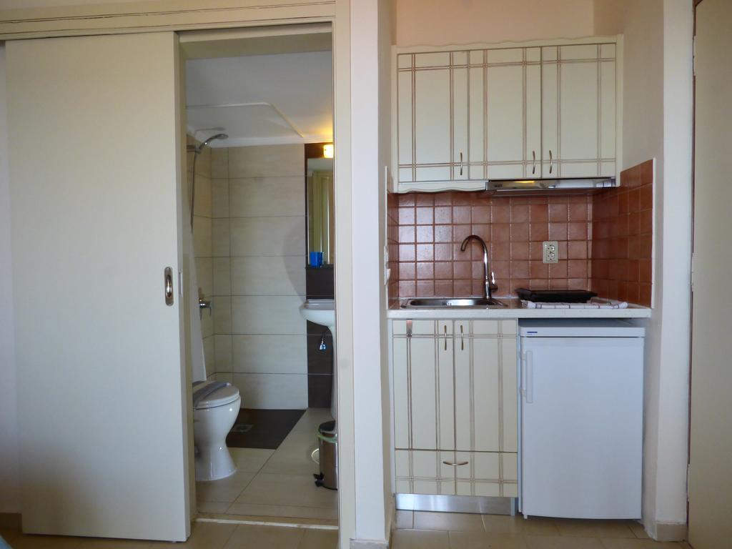 Camelia Studios & Apartments Stalós Zewnętrze zdjęcie