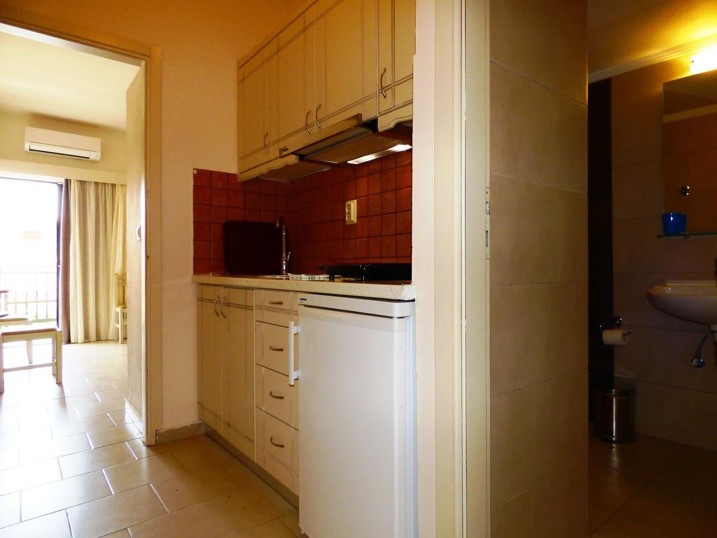 Camelia Studios & Apartments Stalós Zewnętrze zdjęcie