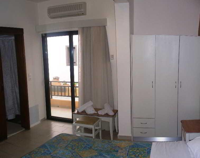 Camelia Studios & Apartments Stalós Zewnętrze zdjęcie